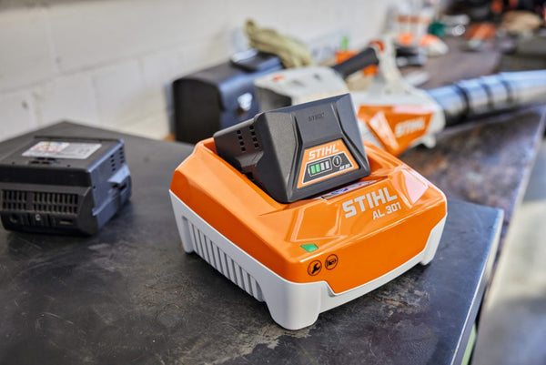 Stihl Battery Quick Charger AL 301
