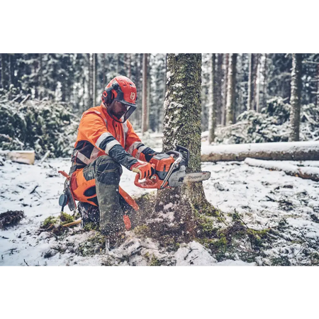 Husqvarna 560 XPG Chainsaw - Chainsaw