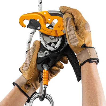 Petzl I’D S Descender - Climbing Hardware